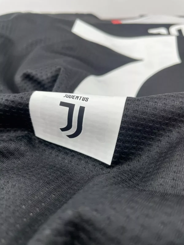 2019-20 Cristiano Ronaldo #7 Juventus Home Retro Player Version Soccer Jersey with UCL Patch - Long Sleeve - Image 7