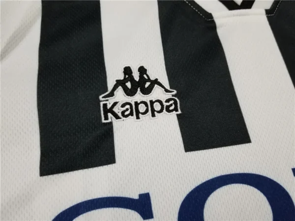 1996-97  Juventus Retro Jersey Home - Image 3