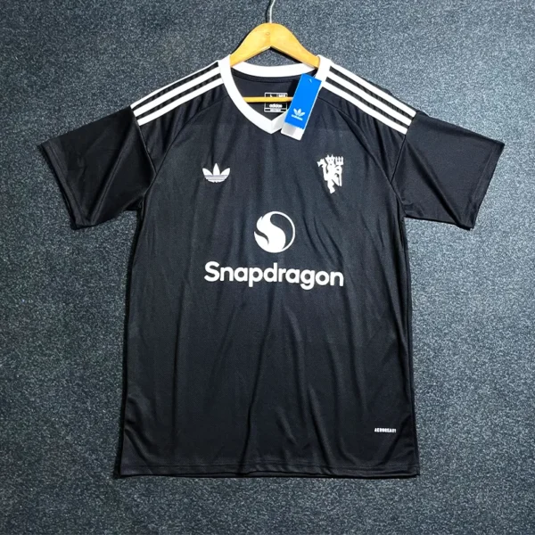Manchester United Third Goalkeeper Jersey 2024-25 - Image 4