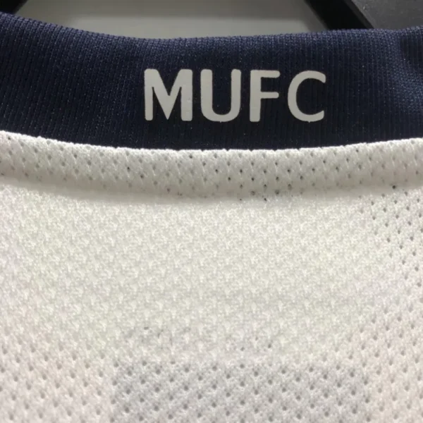 2008/09 Manchester United Retro Jersey Away - Image 10