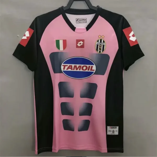 2002-03  Juventus Retro Jersey Goalkeeper Pink - Image 3
